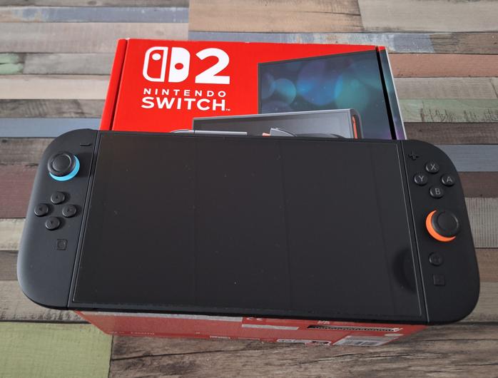 Nintendo Switch 2 + Games + Extra Controller (RGB) + NeoGrip, Ophalen of Verzenden, Zo goed als nieuw, Eén computer, 3 spelers of meer