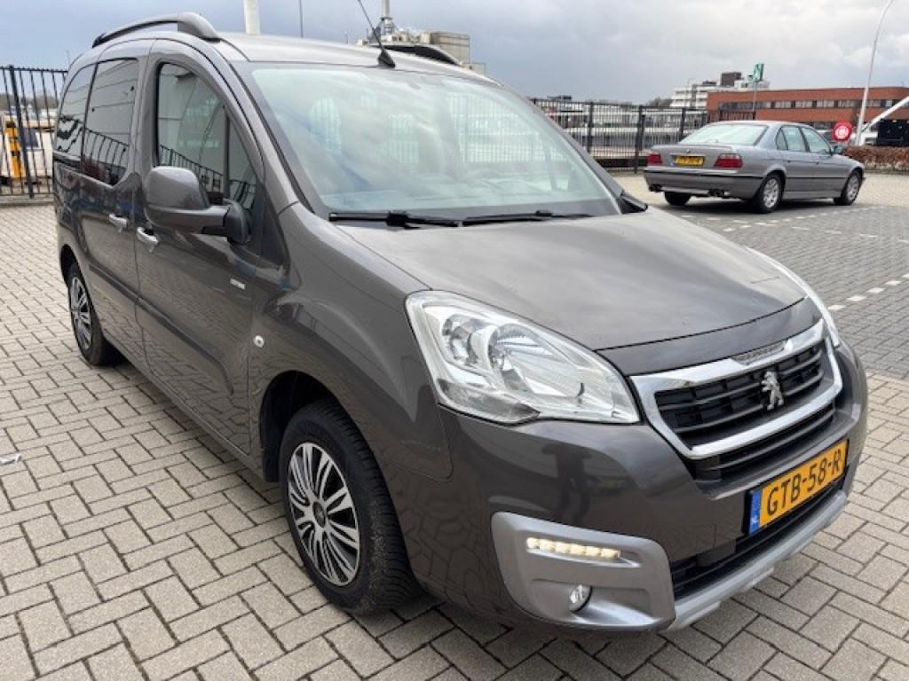 Peugeot PARTNER TEPEE 1.2 PureTech Allure, Gebruikt, 1199 cc, Bedrijf, Handgeschakeld