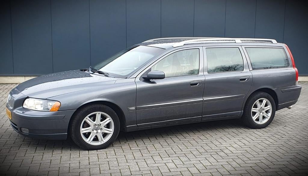 Dealer onderhouden V70 2.4 Automaat‼️ Leer 2006 GOED LEZEN‼️, Auto's, Volvo, Automaat, Zwart, Particulier, Euro 4