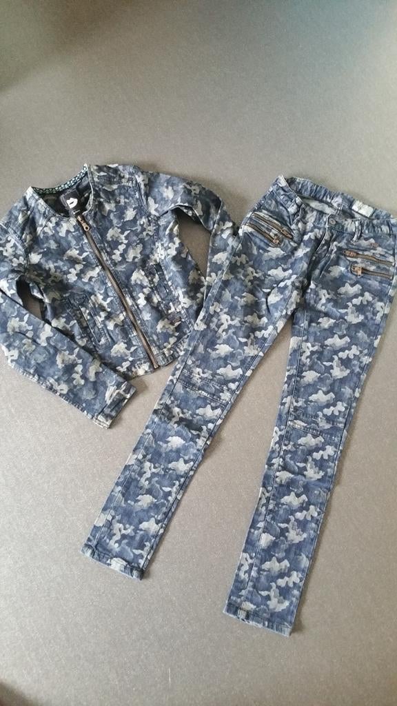 Jill spijkerjasje en broek set maat 152 als nieuw, Kinderen en Baby's, Kinderkleding | Maat 152, Broek, Meisje, Ophalen of Verzenden