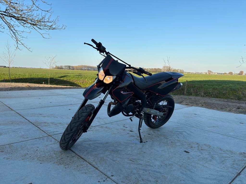 Derbi senda sm, Fietsen en Brommers, Ophalen, 6 versnellingen, Gebruikt, Maximaal 45 km/u