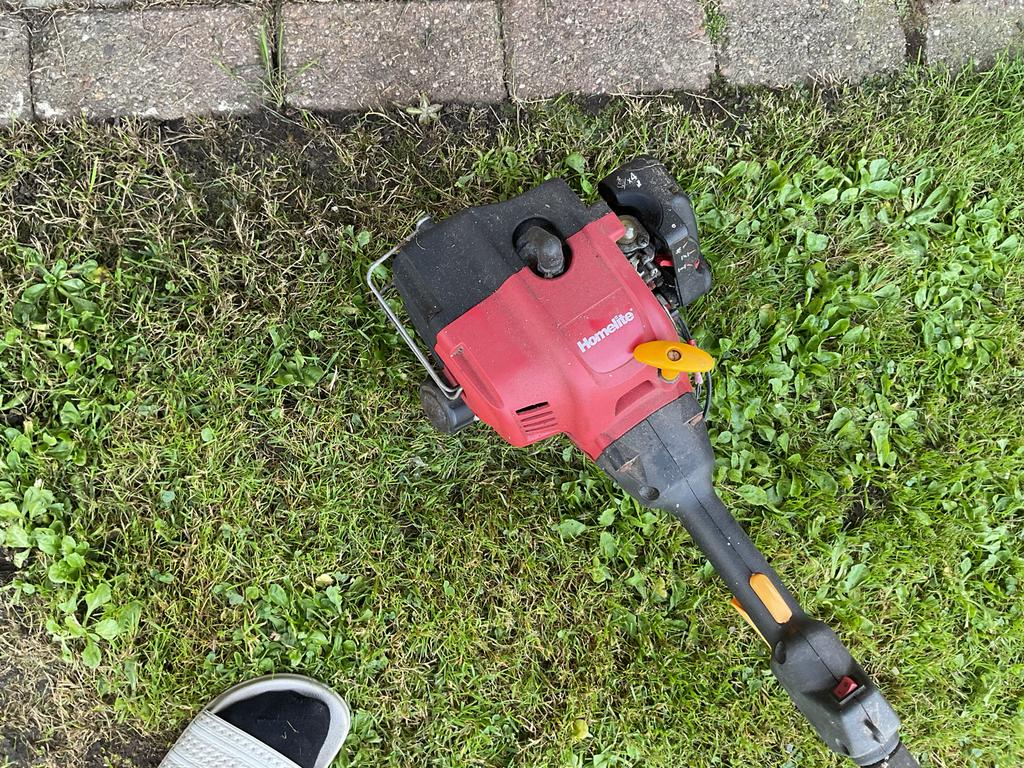 Homelite grastrimmer, Ophalen, Gebruikt, Benzine