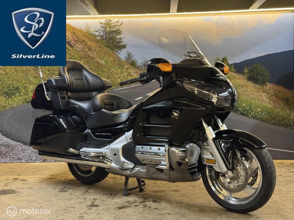 Honda GL 1800 Gold Wing Dual C-ABS Deluxe 40th Anniversary - foto 3