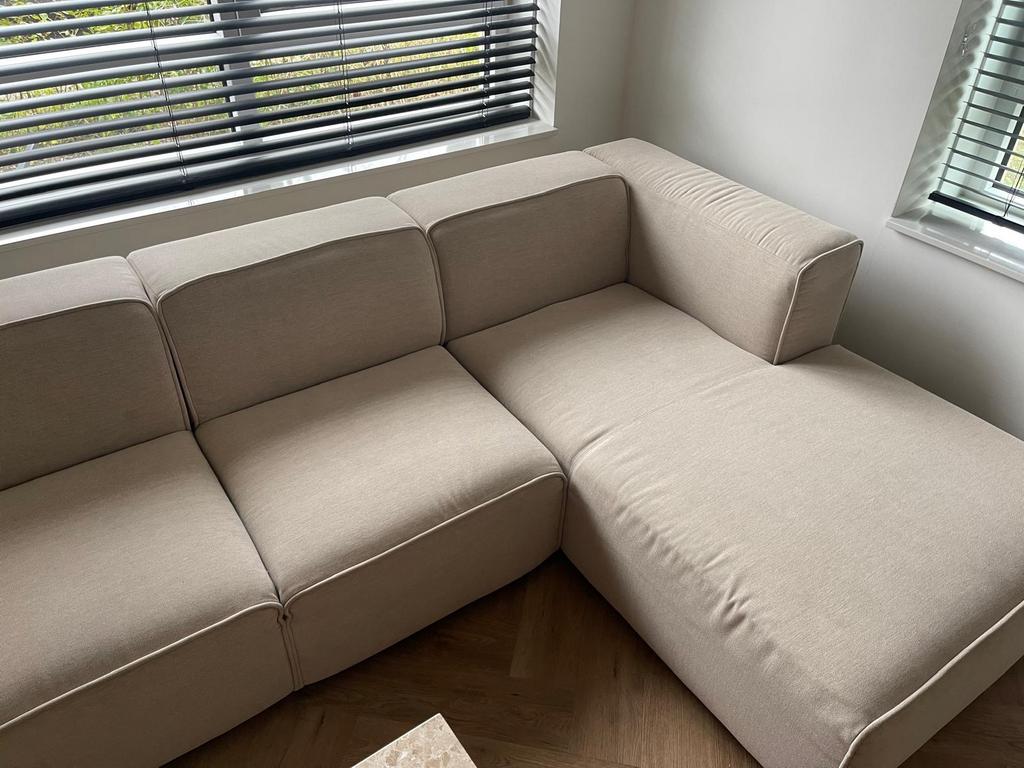 Moderne zandkleurige hoekbank van stof, Ophalen, Hoekbank, 300 cm of meer, 75 tot 100 cm