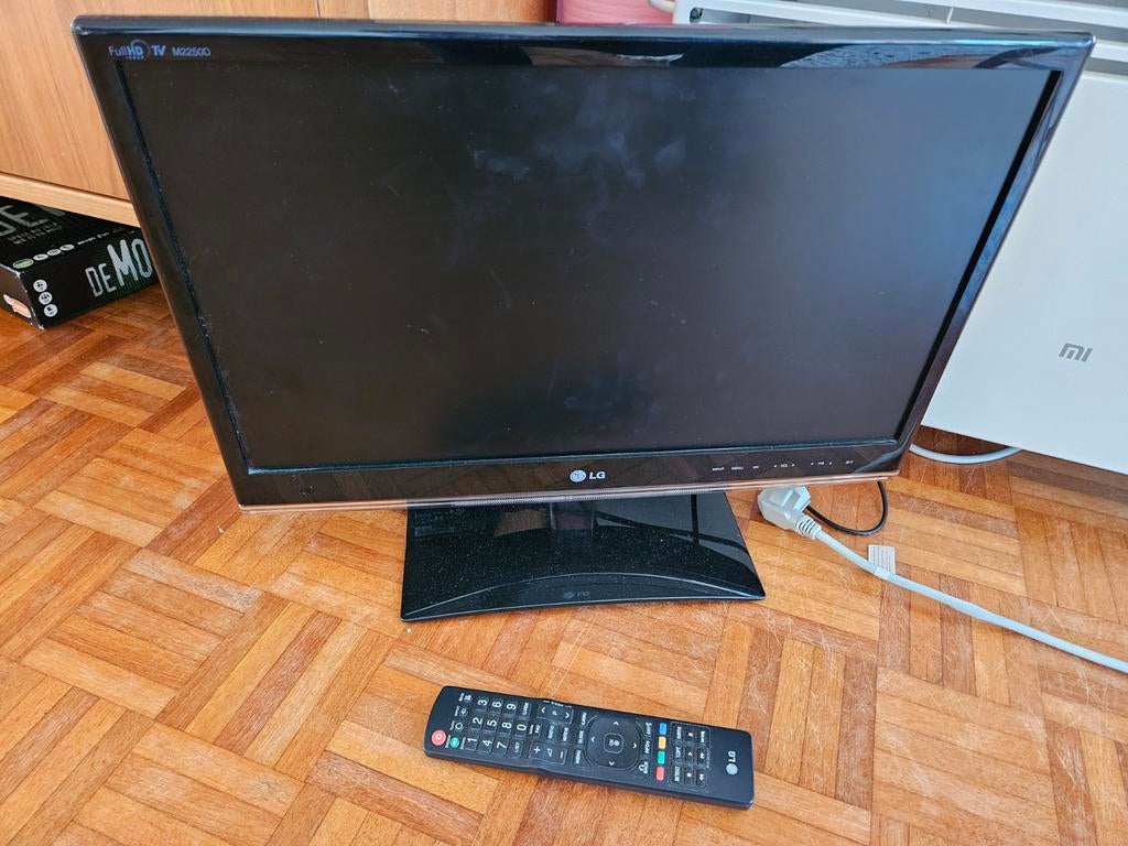 LG M2250D-PZ Full HD Monitor/TV - 22 inch, 50 Hz, Ophalen of Verzenden, 40 tot 60 cm, LG