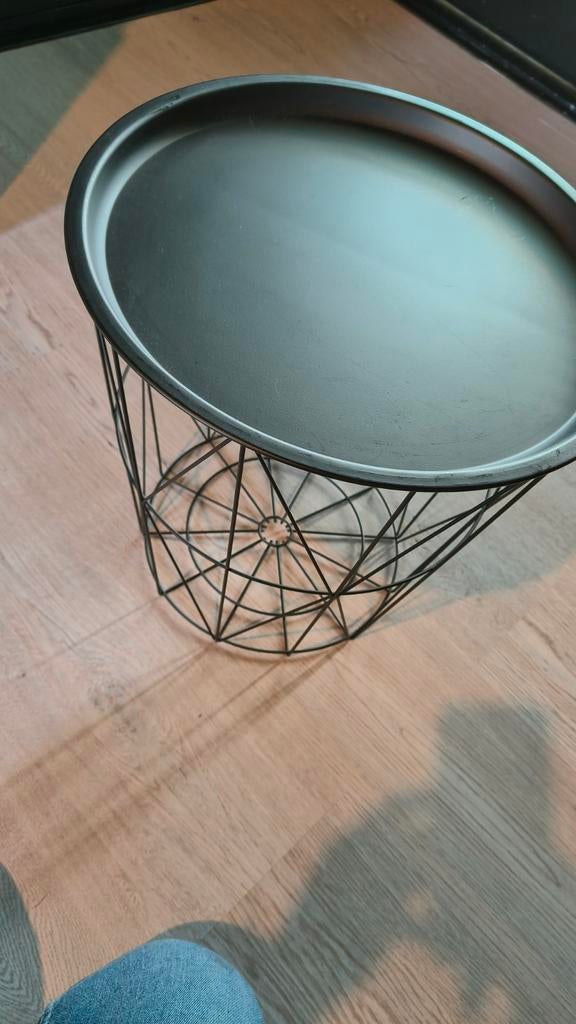 Zwarte draadmand bijzettafel - Nieuwstaat, Ophalen, Minder dan 45 cm, Minder dan 55 cm, Modern, Industrieel