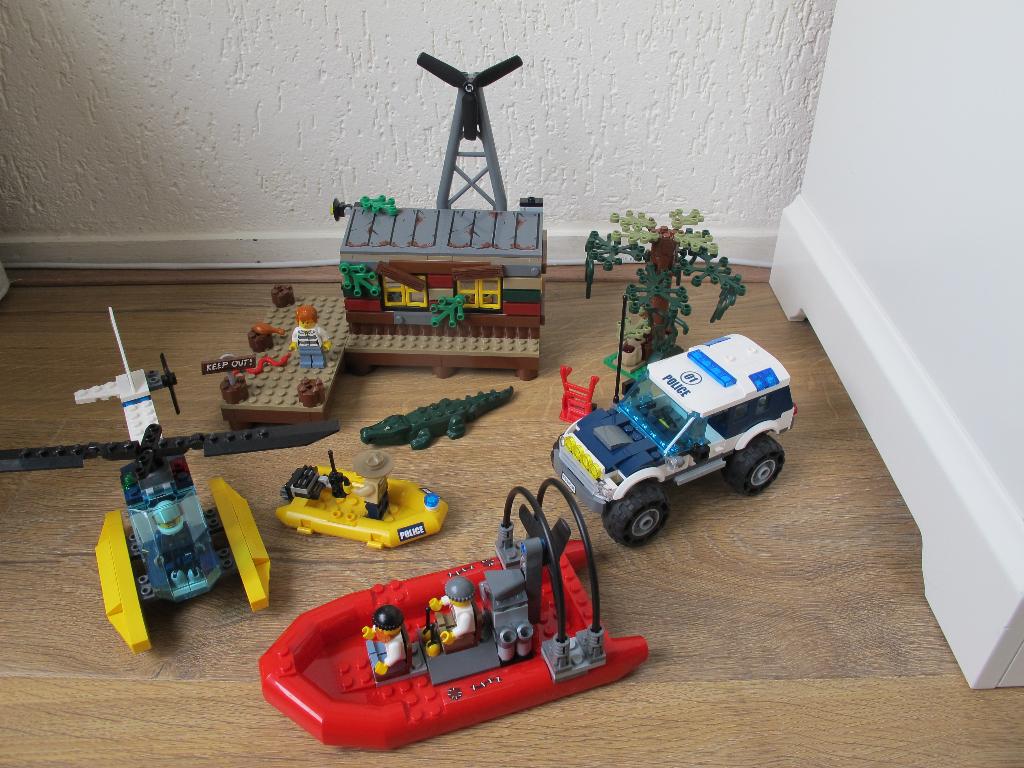 Lego City 60068 Moeraspolitie Boevenschuilplaats, Kinderen en Baby's, Speelgoed | Duplo en Lego, Zo goed als nieuw, Lego, Complete set