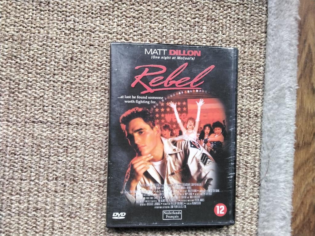 Rebel, origineel, Vanaf 12 jaar, Ophalen of Verzenden, Zo goed als nieuw, Drama