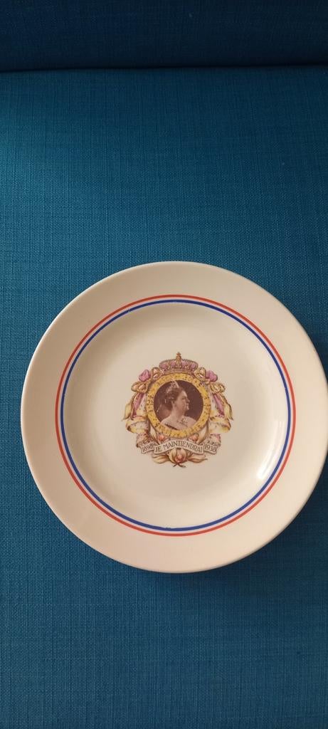 Koningin Wilhelmina jubileum bord, Petrus Regout, 1938, Verzamelen, Koninklijk Huis en Royalty, Ophalen of Verzenden, Gebruikt