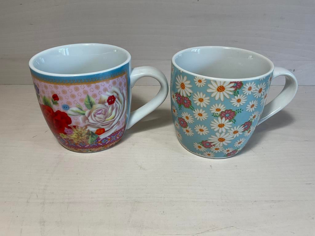 Twee fleurige Albert Heijn mokken 350 ml en 8,5 cm hoog, Huis en Inrichting, Ophalen of Verzenden, Zo goed als nieuw