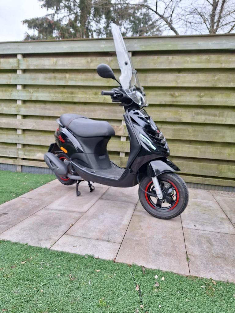 Zip 2000 met SP kappen en LED knipperlichten - 2022, Ophalen, Zo goed als nieuw, Benzine, Piaggio