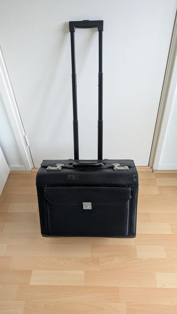 Pilotenkoffer hardschalig zwart 1x gebruikt., Sieraden, Tassen en Uiterlijk, Koffers, Ophalen of Verzenden, Zo goed als nieuw