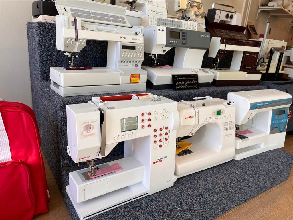 Gebruikte z.g.a.n. naai -en overlockmachines met garantie., Hobby en Vrije tijd, Naaimachines en Toebehoren, Ophalen, Zo goed als nieuw