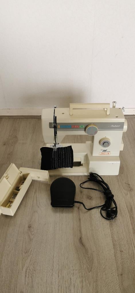 Naaimachine Anker Super stretch 225, Hobby en Vrije tijd, Naaimachines en Toebehoren, Ophalen of Verzenden, Zo goed als nieuw
