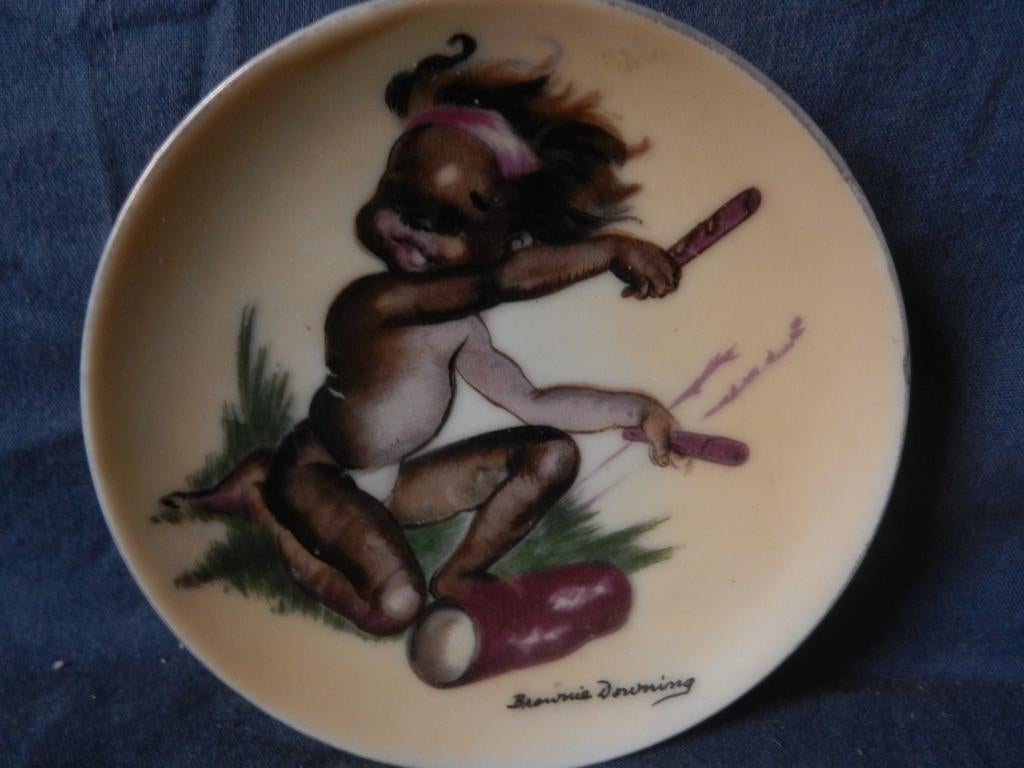 Porselein schaaltje Jonge aboriginal Brownie Downing d. 10,2, Ophalen of Verzenden