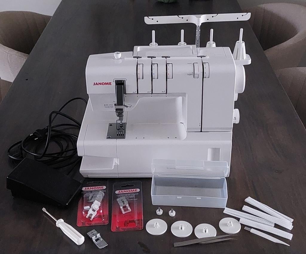 JANOME COVER PRO 2000 CPX, Ophalen of Verzenden, Gebruikt, Naaimachine, Janome