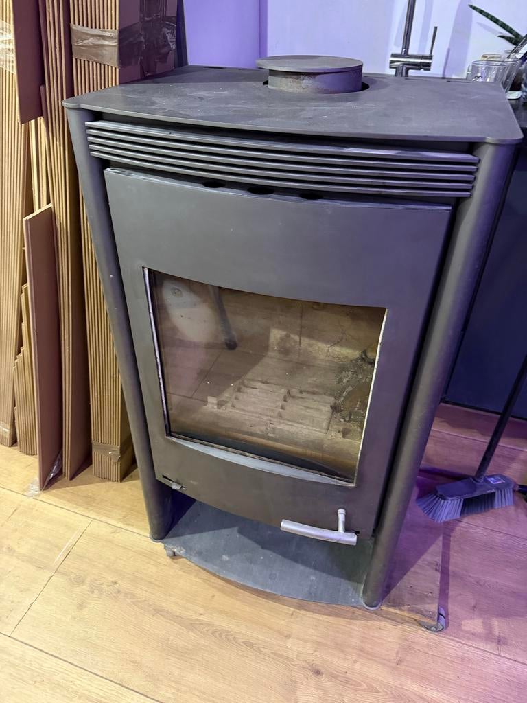 Hoog Rendement Houtkachel - Efficiënt en Stijlvol, Huis en Inrichting, Kachels, Gebruikt, Houtkachel, Ophalen of Verzenden, Vrijstaand