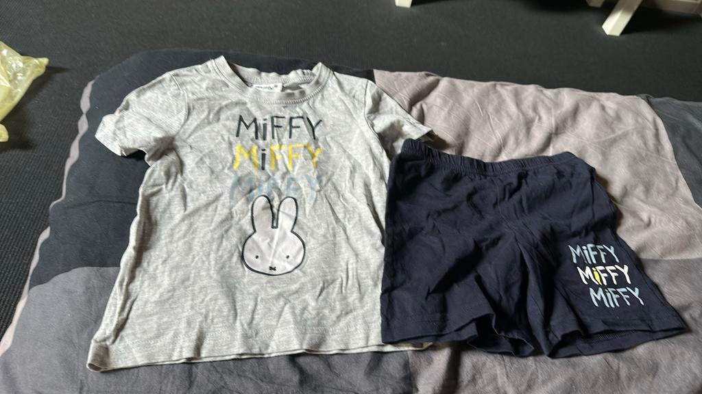 Te koop; shortama Miffy maat 98/104, Ophalen of Verzenden, Zo goed als nieuw, Jongen, Nacht- of Onderkleding