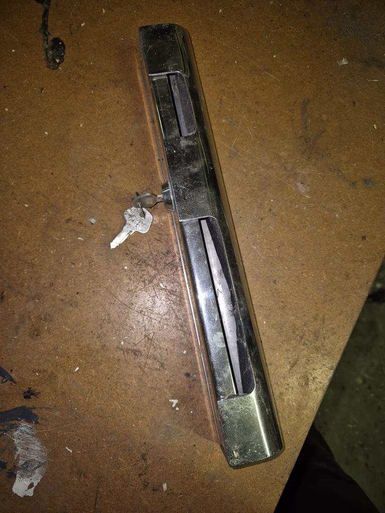 Buitenboordmotor slot met 2 sleutels - Verzending mogelijk, Ophalen of Verzenden, Gebruikt, Motor en Techniek