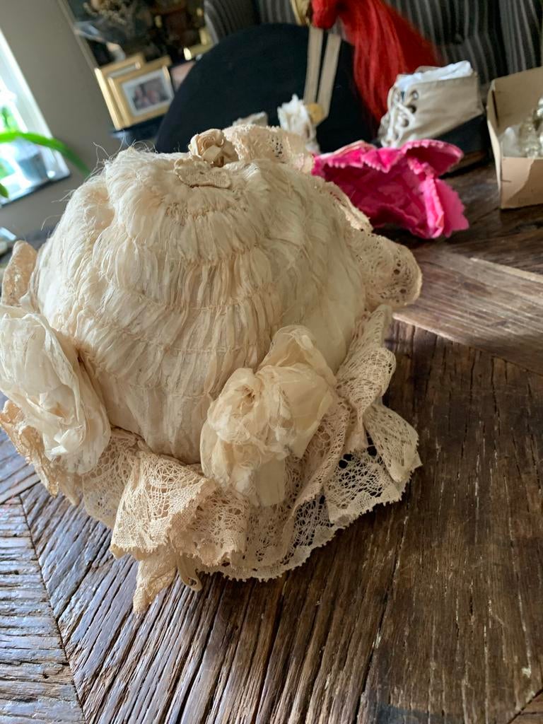 Antieke Brocante Bonnet met Kant, Hoed, T, N, Gedragen