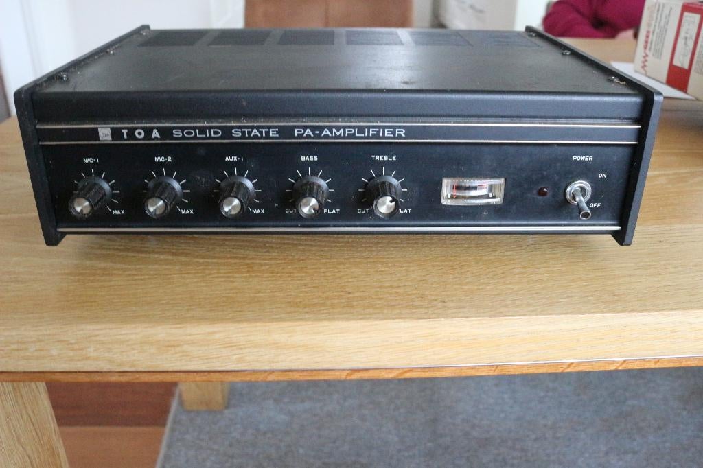 TOA  TA-255G GELUIDSVERSTERKER 40 WATT, Overige merken, Ophalen of Verzenden, Minder dan 60 watt, Gebruikt