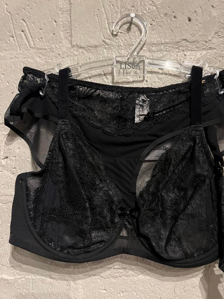 Femilet bh maat 75D slip 36 NIEUW!! Set Nu €30,-, Ophalen of Verzenden, Zwart, Setje