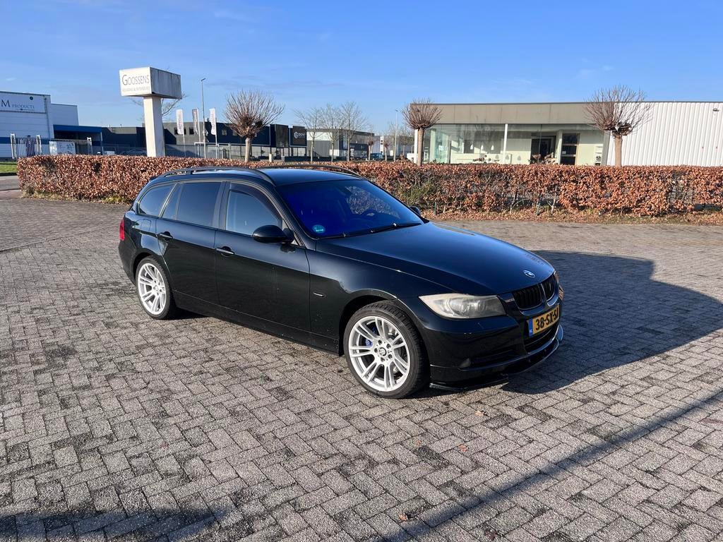 BMW 3-Serie 3.0 XI 330 Touring 2006 Zwart, Auto's, BMW, 1800 kg, 258 pk, Stationwagon, Handgeschakeld