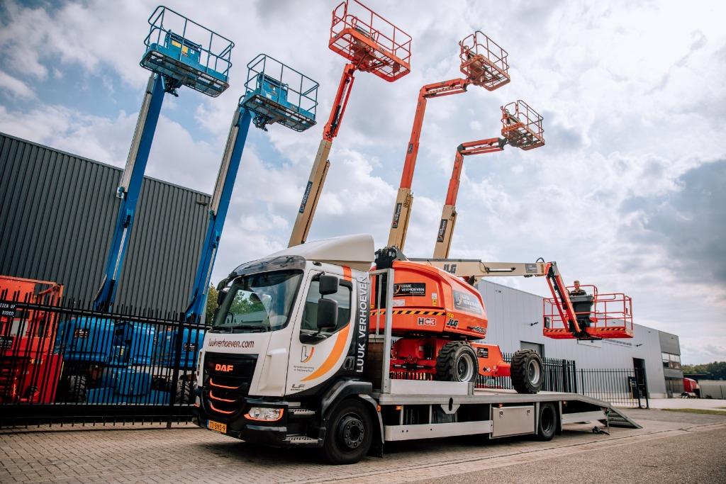 Hoogwerker, minigraver, verreiker huren? Scherp geprijsd!