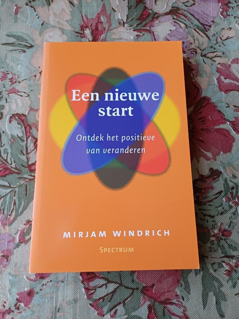 Een Nieuwe Start - Mirjam Windrich, Boeken, Ophalen of Verzenden, Gelezen