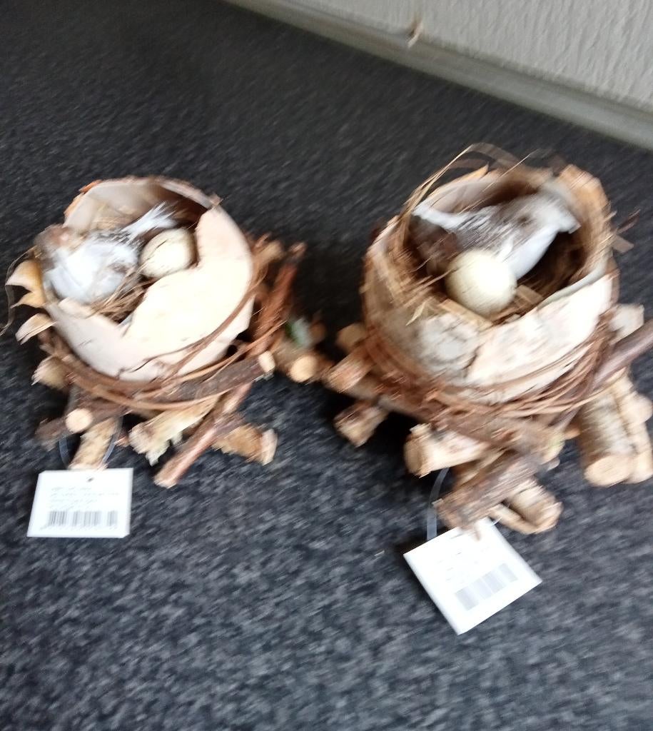 PASEN: 2 nieuwe vogelnestjes hout met vogeltje en eieren, Ophalen of Verzenden, Nieuw