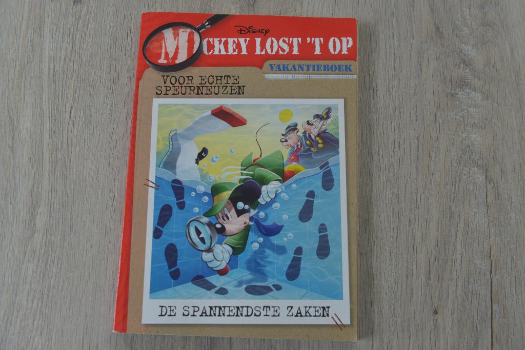 WALT DISNEY - MICKEY LOST HET OP - VAKANTIEBOEK, Boeken, Meerdere stripboeken, Verzenden, Gelezen