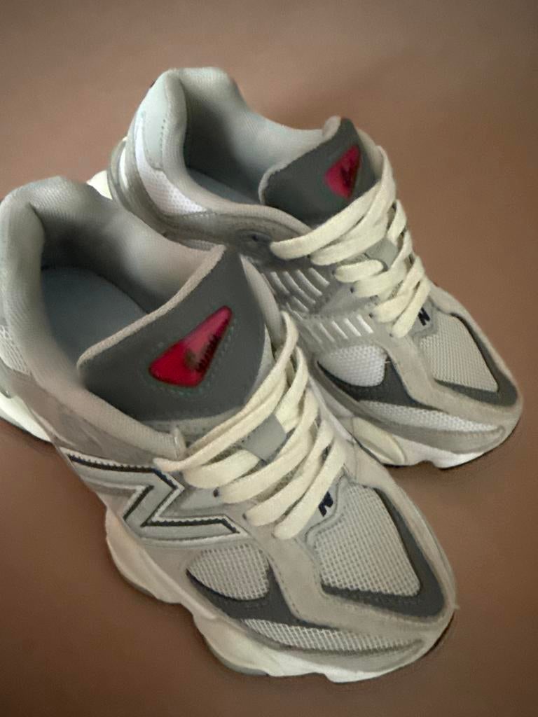 New Balance 9060 Grijs/Wit Sneakers Maat 37, Ophalen of Verzenden, Zo goed als nieuw, Grijs, Sneakers of Gympen