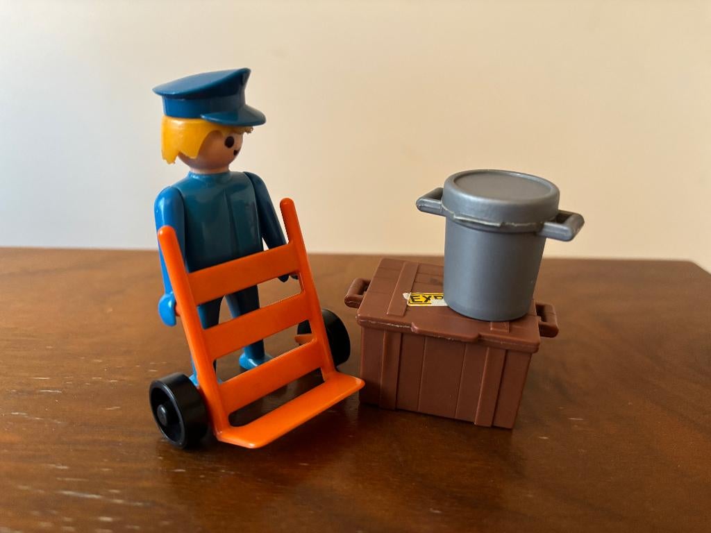 Vintage Playmobil cargomedewerker + bagage (1975), Ophalen of Verzenden, Gebruikt, Complete set
