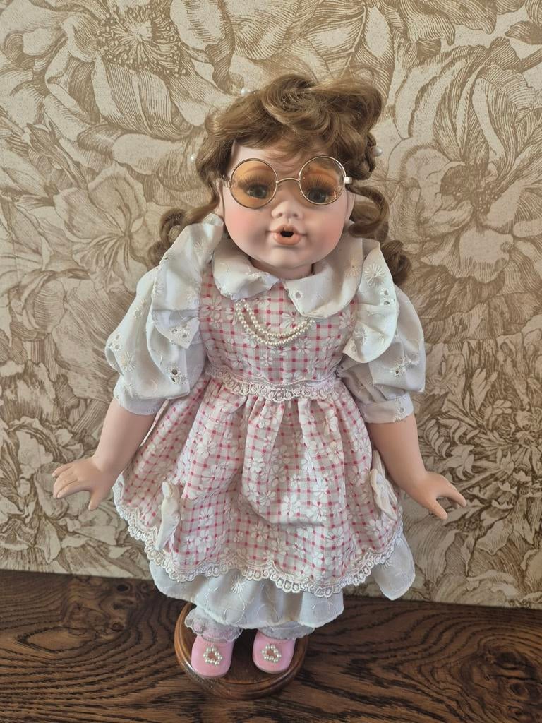 Vintage Porseleinen Pop met Bril, Ophalen of Verzenden, Gebruikt, Pop