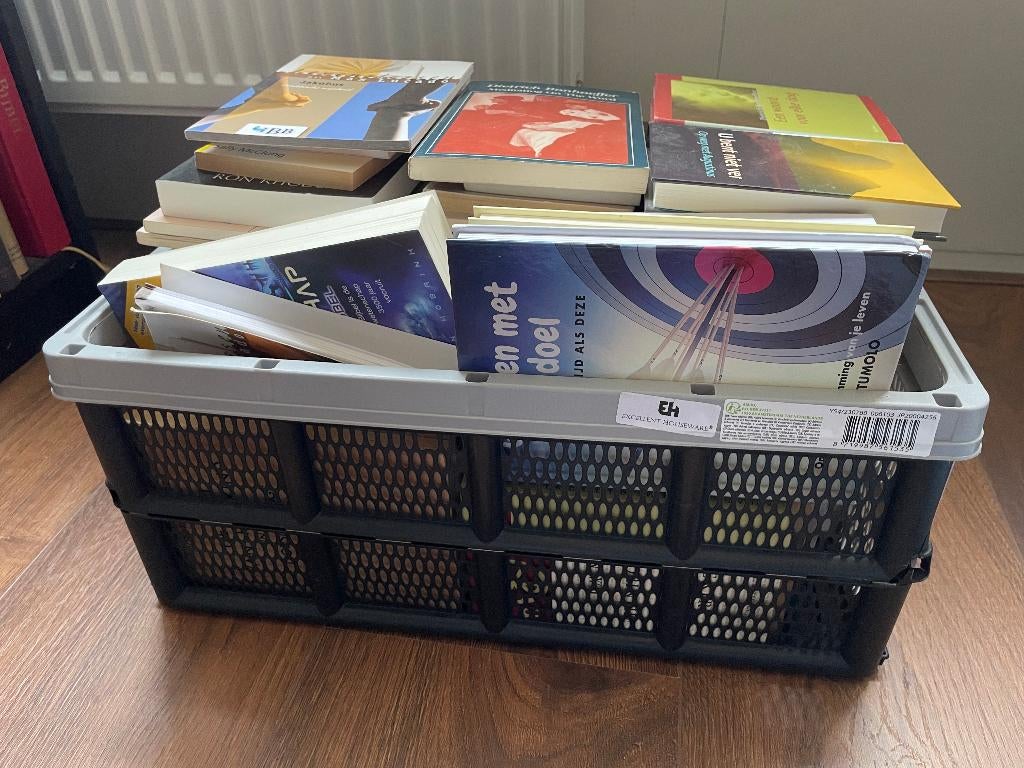 Krat vol met theologische boeken Lucado, Bonhoffer, Lewis, Boeken, Godsdienst en Theologie, Zo goed als nieuw, Christendom | Katholiek