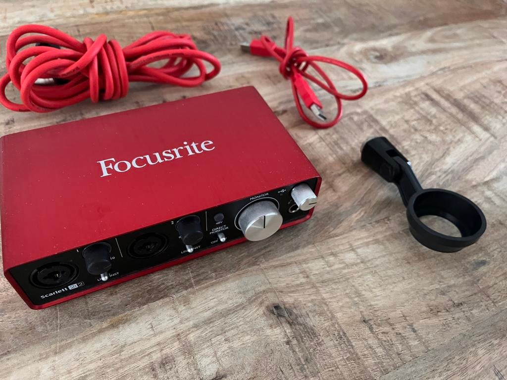 Focusrite 2i2 met microfoon, statief en popfilter, Ophalen of Verzenden, Zo goed als nieuw