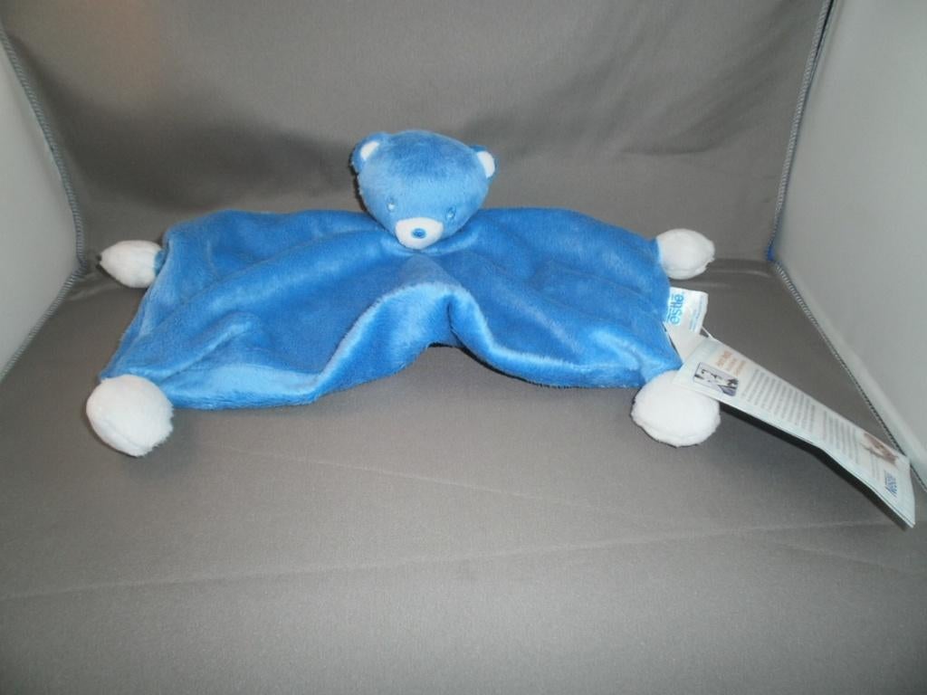 Nestle beer blauw/witte voetjes tut doekje rode tong velours, Kinderen en Baby's, Speelgoed | Knuffels en Pluche, Ophalen of Verzenden