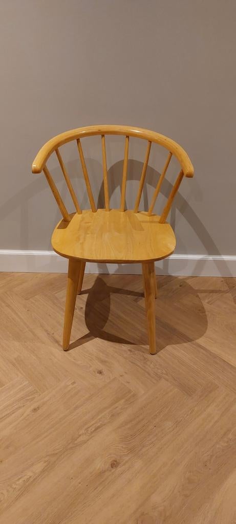 Leuke houten stoel, Ophalen, Bruin, Zo goed als nieuw, Eén