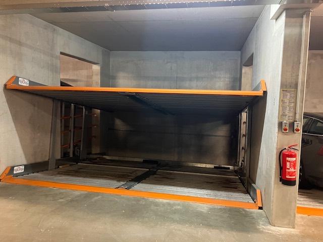 inpandige parkeerplaats Amsterdam Rivierenbuurt, Huizen en Kamers, Amsterdam