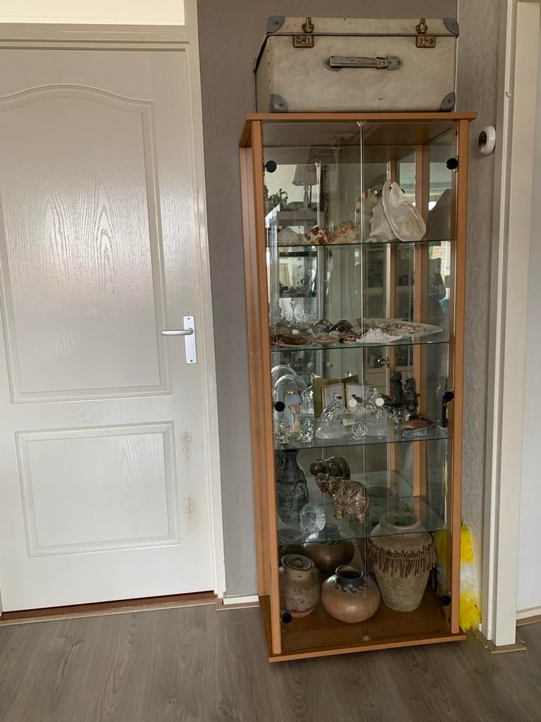 Glazen vitrinekast met houten frame, Ophalen, Gebruikt, 50 tot 100 cm, Glas