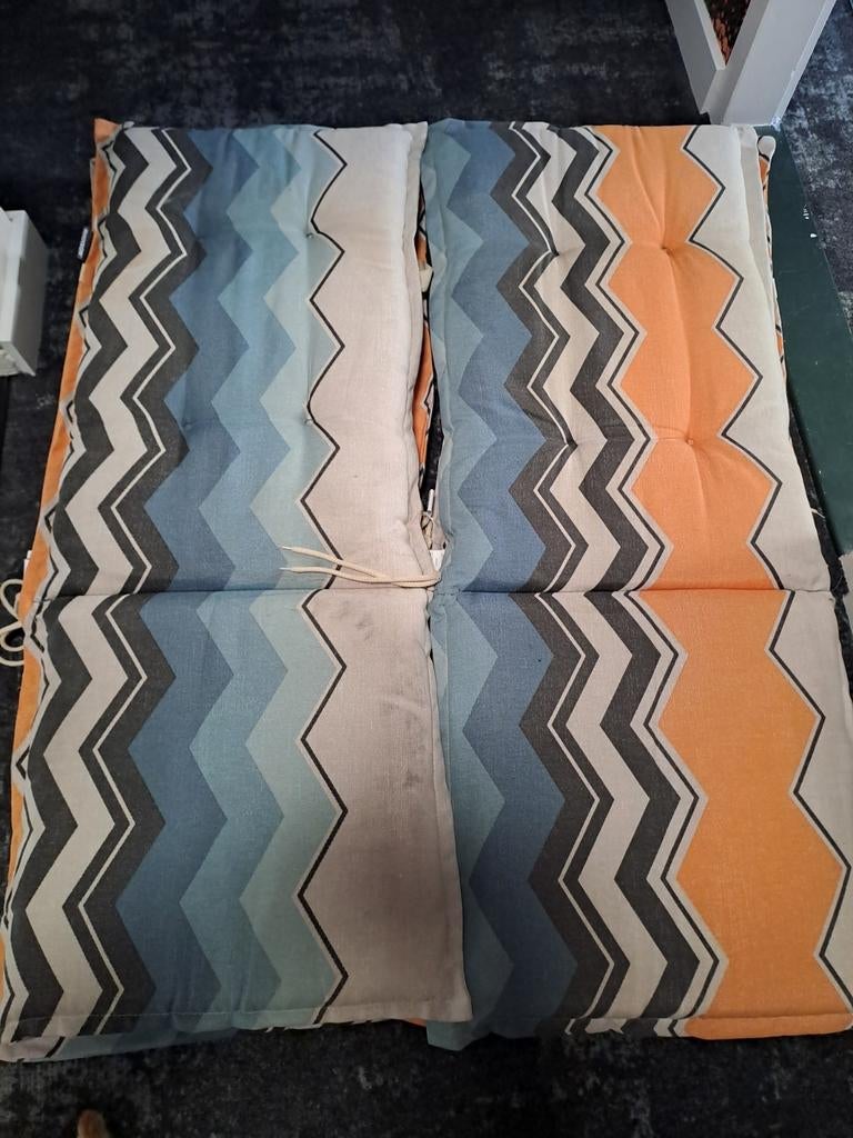 Vier kussens voor tuinstoelen, Ophalen, Gebruikt