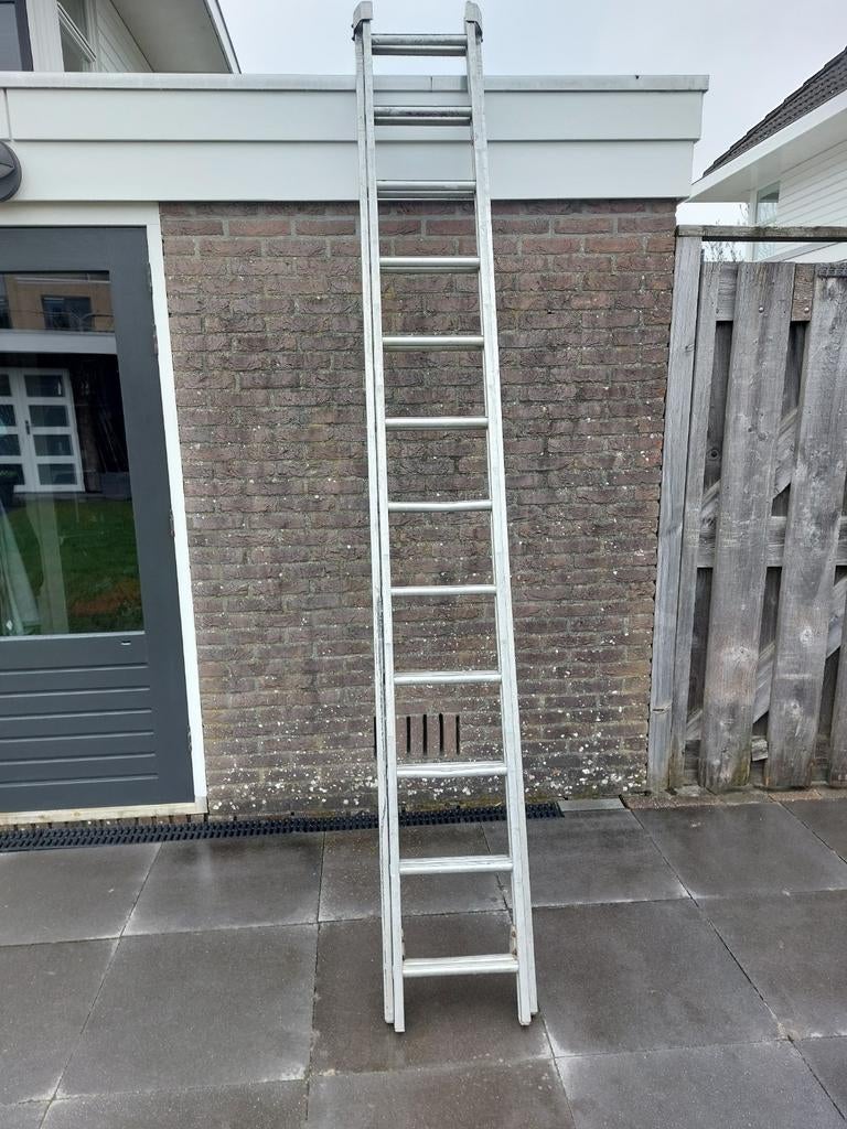 Ladder  twee delig Aluminium, Doe-het-zelf en Verbouw, Ladders en Trappen, Ophalen of Verzenden, 4 meter of meer