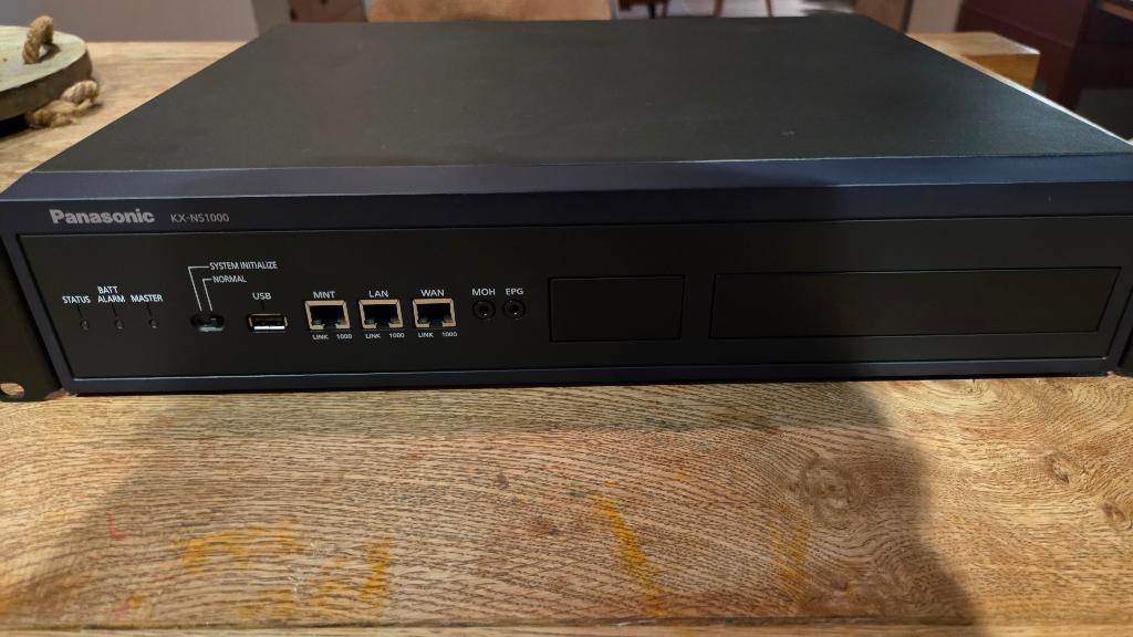 Panasonic NS1000 met DSP-S en V9 (dus geen licenties nodig), Telecommunicatie, Telefooncentrales, Zo goed als nieuw, ISDN-centrale