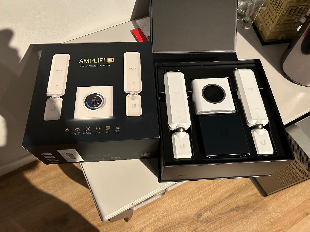 Los & sets Ubiquiti AmpliFi HD Router & Mesh Points UNLOCKED, Ophalen of Verzenden, A, A, A