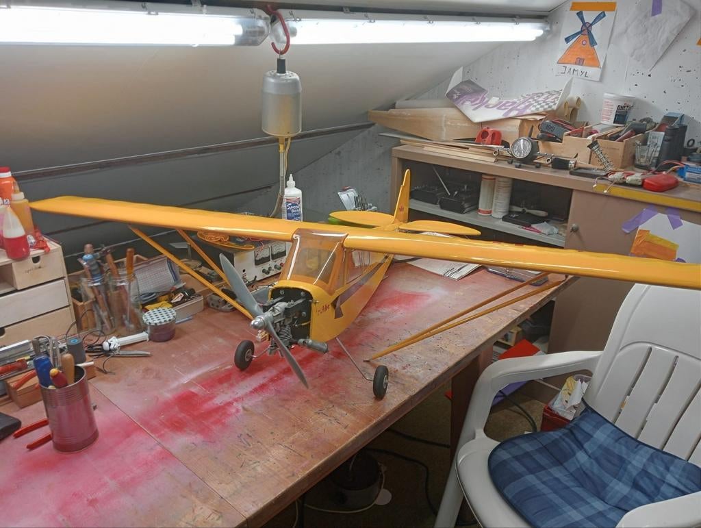 Piper modelvliegtuig geel met Saito FA56 motor, Ophalen, Gebruikt, Nitro