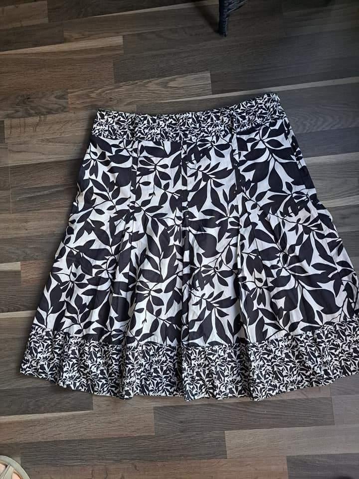 Gerry Weber, leuke rok, in zwart/wit, mt 44/46, Kleding | Dames, Grote Maten, Rok, Zwart, Ophalen of Verzenden, Zo goed als nieuw