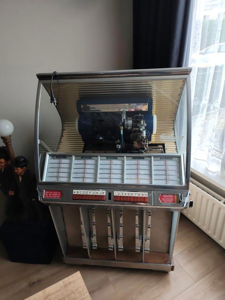 Aangeboden seeburg, Verzamelen, Automaten | Jukeboxen, Met singles, 1950 tot 1960, Ophalen of Verzenden, Zo goed als nieuw