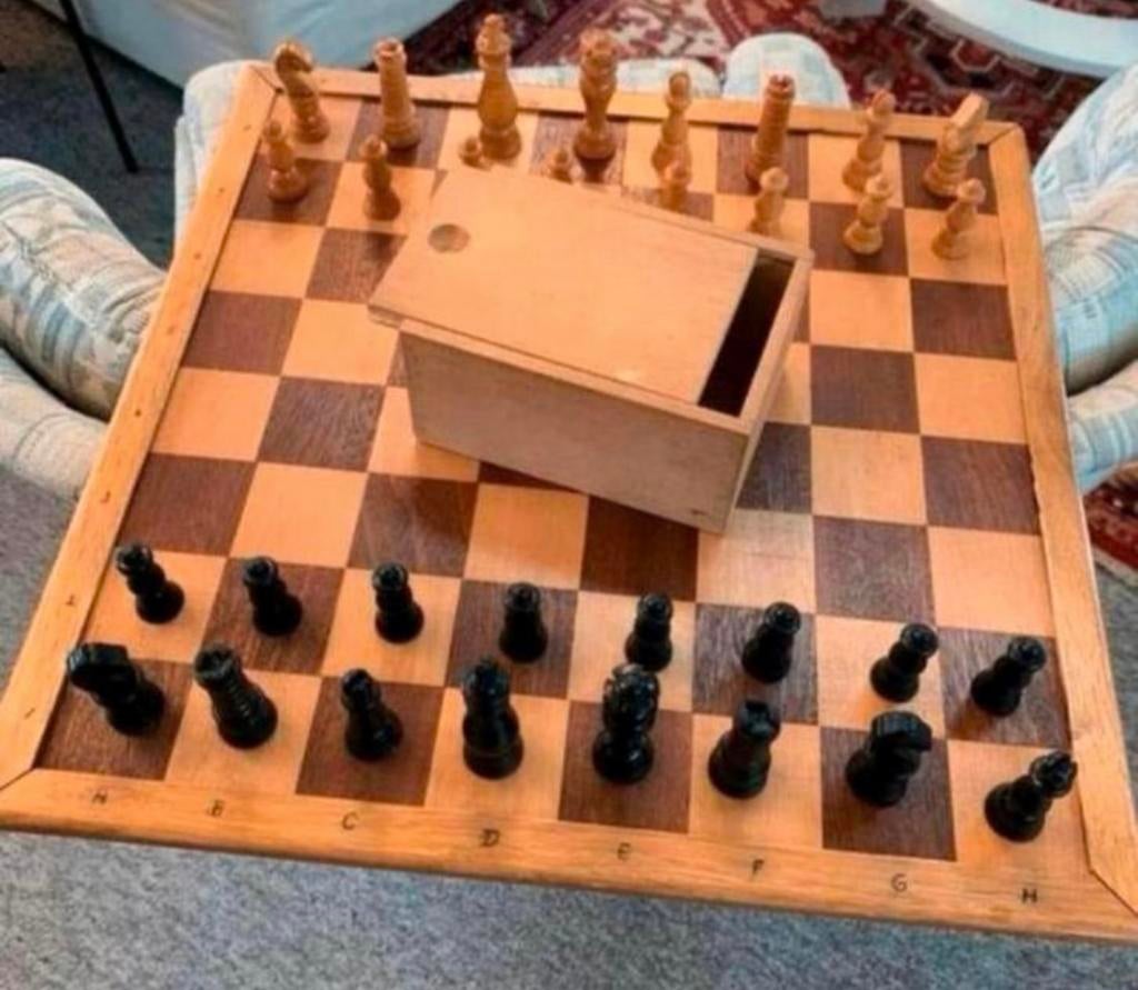 Schaakspel mooie schaakbord met schaak en damstenen, Hobby en Vrije tijd, Gezelschapsspellen | Bordspellen, Ophalen of Verzenden