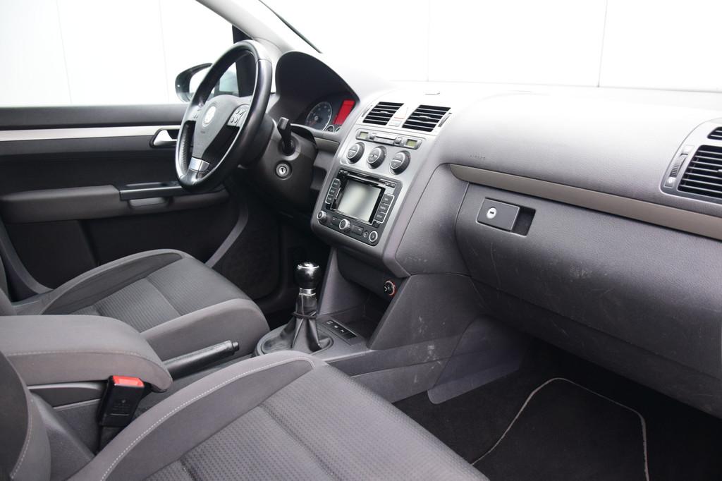 Volkswagen Touran 1.4 TSI Highline 7persoons! (bj 2010), Voorwielaandrijving, Euro 5, Stof, Gebruikt