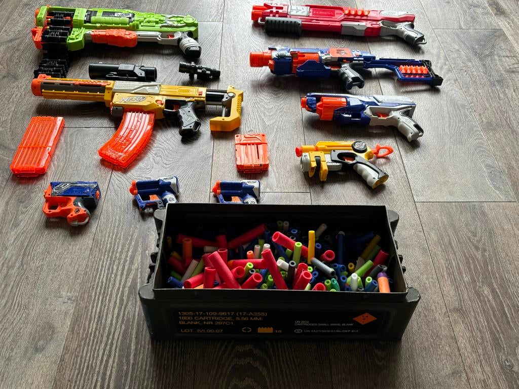 Grote Nerf collectie: diverse blasters met veel munitie, Ophalen of Verzenden, Gebruikt, Jongen of Meisje